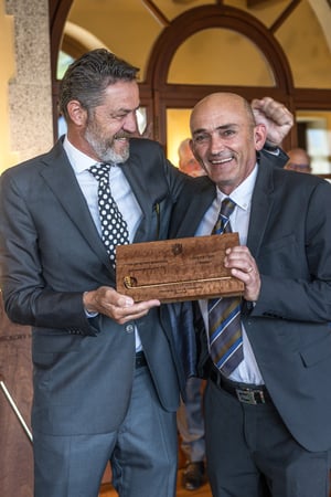 First Hickory Masters winner receive the wooden trophy
